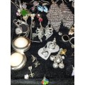 A COLLECTION OF ANTIQUE AND VINTAGE COSTUME EARRINGS