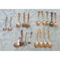 A VINTAGE JOB LOT STAINLESS STEEL AND EPNS TEASPOONS