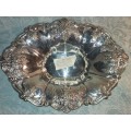 A VINTAGE SILVER PLATED EPNS BREAD TRAY IN GOOD CONDITION SOLD AS IS