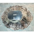 A VINTAGE SILVER PLATED EPNS BREAD TRAY IN GOOD CONDITION SOLD AS IS