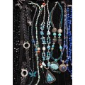 A VINTAGE COLLECTION OF TURQUOIS AND DIAMANTE COSTUME JEWELRY SOLD AS IS