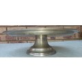 A VINTAGE SILVER PLATED CAKE STAND