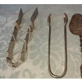 A MIXED VINTAGE AND ANTIQUE CUTLERY COLLECTION  SOLD AS IS