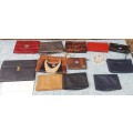 A WOMANS JOBLOT HAND BAGS SOLD AS IS