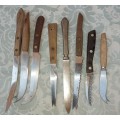 A VINTAGE COLLECTION OF KITCHENALIA CUTLERY