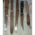 A VINTAGE COLLECTION OF KITCHENALIA CUTLERY