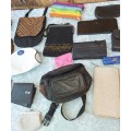 A VINTAGE JOBLOT HAND BAGS AND PURSES