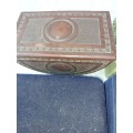 A VINTAGE AND ANTIQUE COLLECTION JEWELRY BOXES