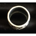 Gorgeous Genuine Solid Heavy 925 Sterling Silver Wedding/Engagement Ring