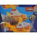 Hot Wheels THE BEATLES YELLOW SUBMARINE ( Yellow ) 225/250 card Early version