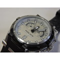 POLICE mens wristwatch with original rubber strap