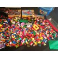 MASSIVE collection of thousands of pieces of GENUINE LEGO blocks