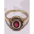 OLD VINTAGE 9 CT RING INLAY WITH AN OVAL RED RUBY 0.50ct