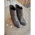 Ladies Shoes - Grey Boots (Size 7)