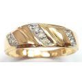9CT SOLID YELLOW GOLD RING WITH 7 GENUINE DIAMONDS