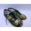 Fantastic tapestry shoes! Size 5 - Suz fabric Art