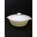 Fire King - Anchor Hocking dish and lid - small chip on lid as per pic
