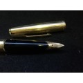 Parker rolled gold fountain pen - for spares I think - 14k nib