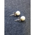 9ct gold sea pearl earrings - beautiful lustre on the pearls!