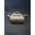 Beautiful small Chinese Yixing clay handmade tea pot - Damage to one corner on the lid