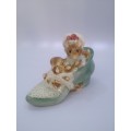 BEATRIX POTTER FIGURINE CLASSICS A2440 OLD WOMAN WHO LIVED IN A SHOE