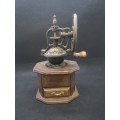 Vintage Coffee grinder - manual - one gear needs to be replaced