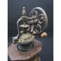 Vintage Coffee grinder - manual - one gear needs to be replaced
