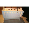 Baby swinging crib/cot includes mattress