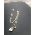 Beautiful 9ct gold chain and pendant with CZ!!