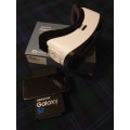Samsung Galaxy S7 with box and all accessories. Includes VR goggles.