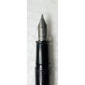 Vintage short section SHEAFFER NO NONSENSE Fountain Pen in good condition, Fine Italic nib.