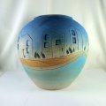STUDIO POTTERY VASE by DAVID DIGGINS Retro 80s sgrafitto dry glaze Signed with stamp