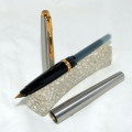 Parker 45 Flighter Deluxe fountain pen: Stainless Steel and Gold