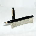 Vintage Sheaffer Target fountain pen in good and working condition, fine nib.