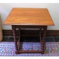 Small solid oak side table with carved bobbin legs in excellent condition. Size 600mm x 535mm x 625m