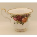 Vintage Royal Albert "OLD COUNTRY ROSES"  Tea Cup (Hairline Crack)