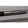 Vintage Hifra 4415 Fountain pen with a parker 61 lid -Ink Tested