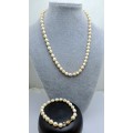 Vintage Genuine Pearl Necklace with Matching armband  9ct GOLD Clasps