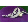 Vintage Brooch -Silver or Silver Plated- in Tiffany box  (Brooch don`t have the Tiffany mark)  7gram