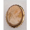 Vintage Gold Plated Cameo Brooch  4,5cm x 3,6cm