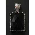 STERLING SILVER AND GLASS PENDANT 20 X 25MM 13.2 GRAMS