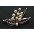 STERLING SILVER AND PEARL BROOCH 30 X 50MM