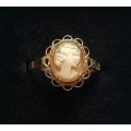 9K GOLD -  375 (SHEFFIELD) CAMEO RING SIZE *S* 2.6G