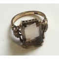 9CT GOLD AND TOPAZ DRESS  RING  SIZE N  TOTAL WEIGHT  5.07 GRAMS TOPAZ 15X10MM