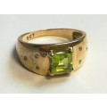 9CT GOLD RING WITH SQUARE PERIDOT AND DIAMOND SHIPS SIZE O1/2  TOTAL WEIGHT  5.1GRAMS