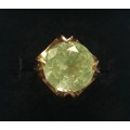9CT GOLD DRESS RING WITH URANIUM/VASELINE GLASS SIZE K  TOTAL WEIGHT  3.8GRAMS