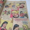 Archie Series Archie`s Girls Betty and Veronica no. 322 - scarce issue