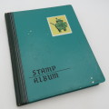 18 Page stamp album with 750 world stamps - Many with rust