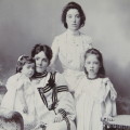 1903 photo sent to the mother & grandmother of the subjects