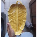 Vintage mustard yellow banana leaf platter - Casa Pupo.